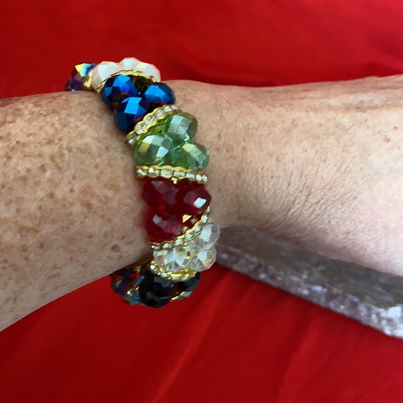 $25 Stunning Beaded Stretch Bracelet w/Jewel Tones - Picture 11 of 11